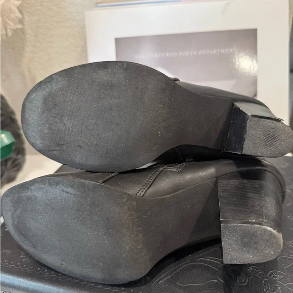 TOP Moda Black Ankle Booties with Chunky Heel - Picture 4 of 6